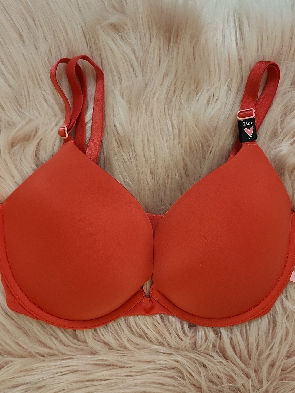Brand New Victoria's Secret PUSH-UP Bra-32DD